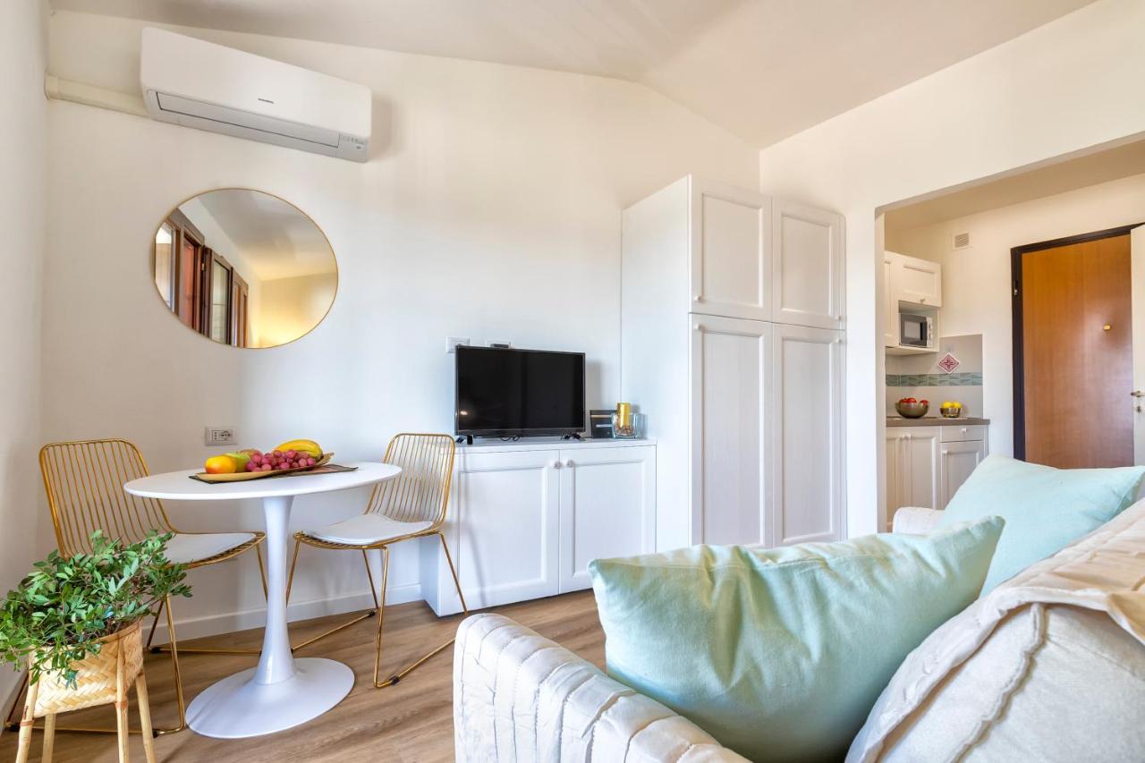 Top Floor Gulf View Apartment Олбия Екстериор снимка