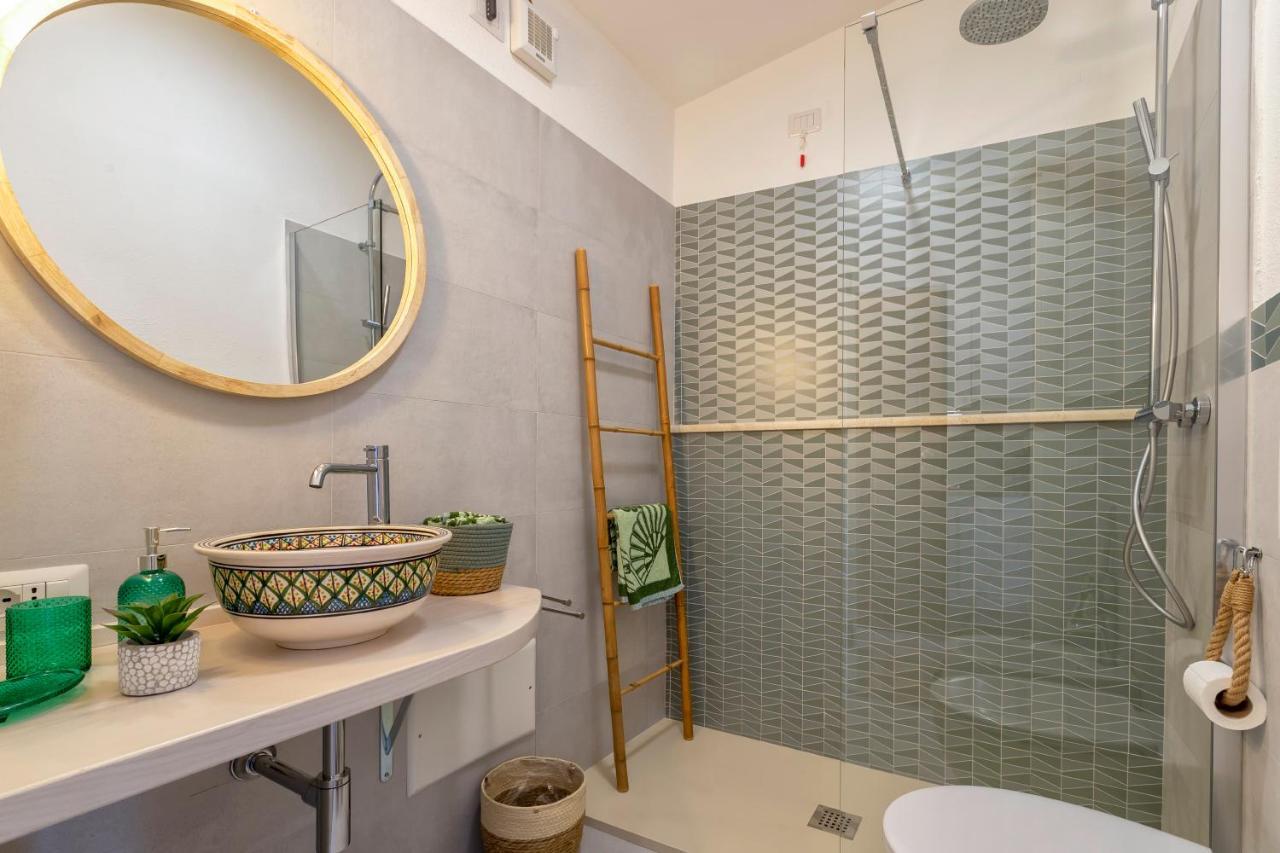Top Floor Gulf View Apartment Олбия Екстериор снимка